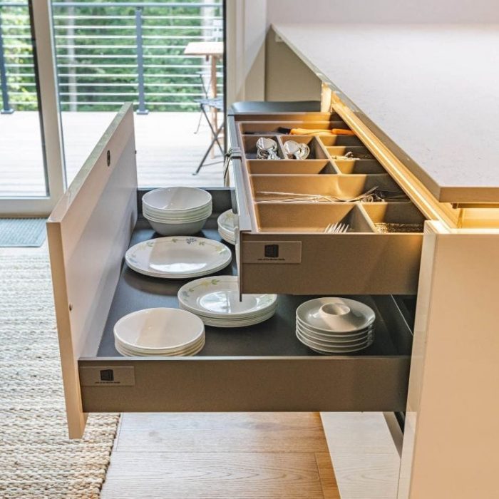 Usa-Cabinet-Teresa-Bosch-Home-Photos-12-of-70-scaled-1.jpg